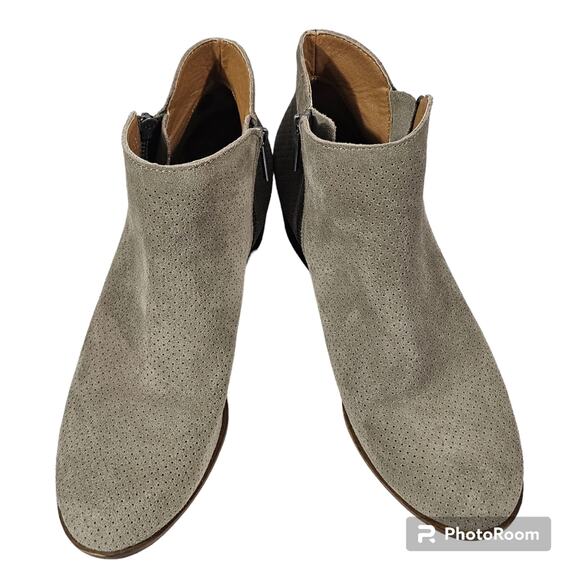 Lucky Brand Bayley2 Beige Perforated Suede Leather Booties Women's Size 9.5 M - Picture 1 of 10